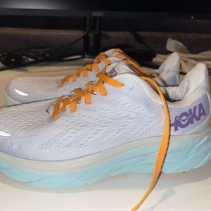 Hoka Clifton 8